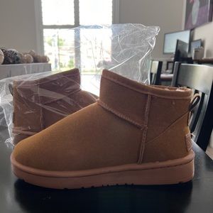 Low rise boots